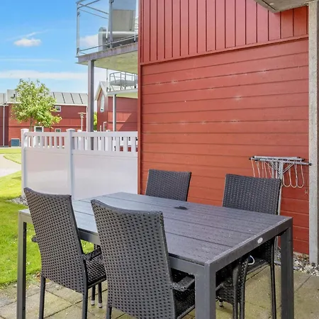 6 Person In Hadsund-by Traum *